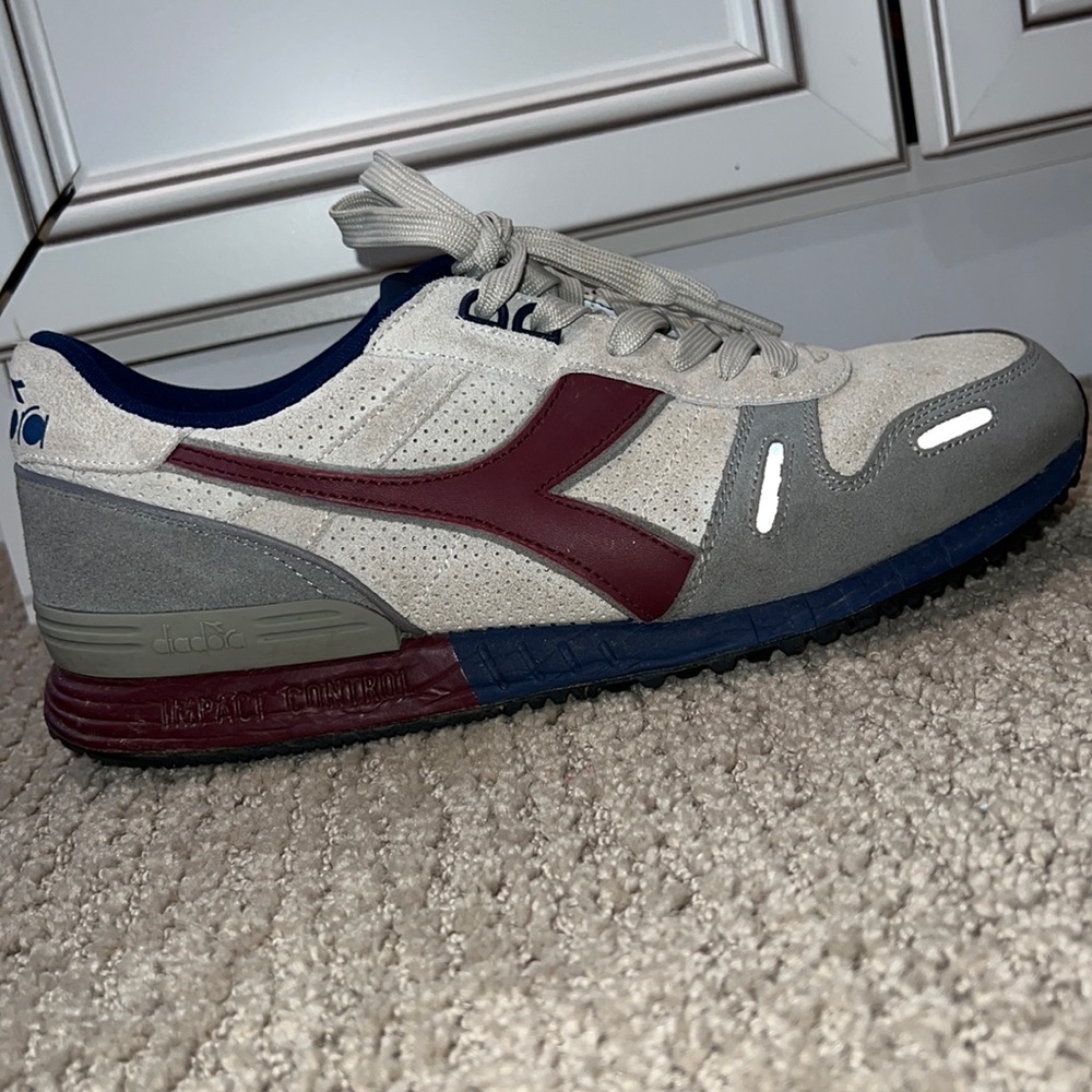 Men’s Diadora Titan Premium shoes. Size 10.5